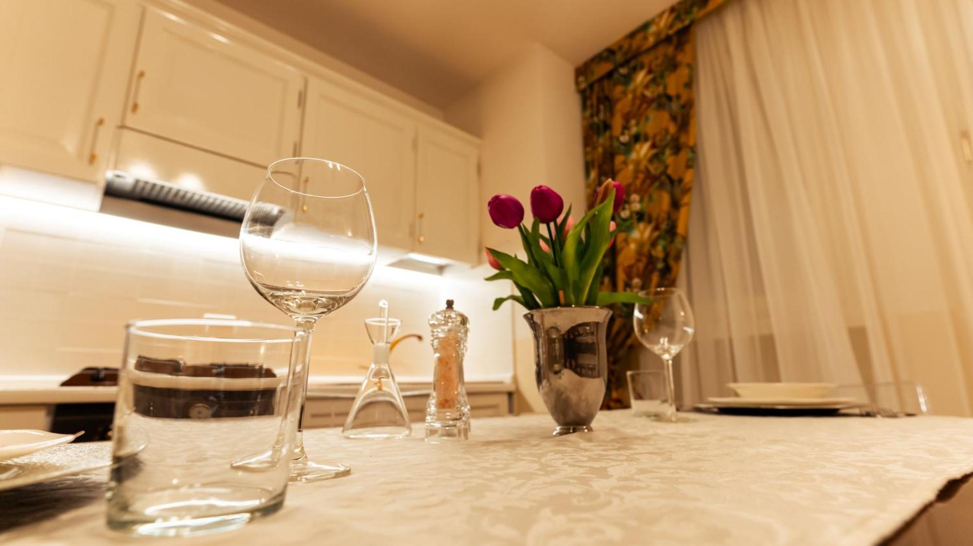 New Cozy Apartment - City Centre Lecco Eksteriør bilde