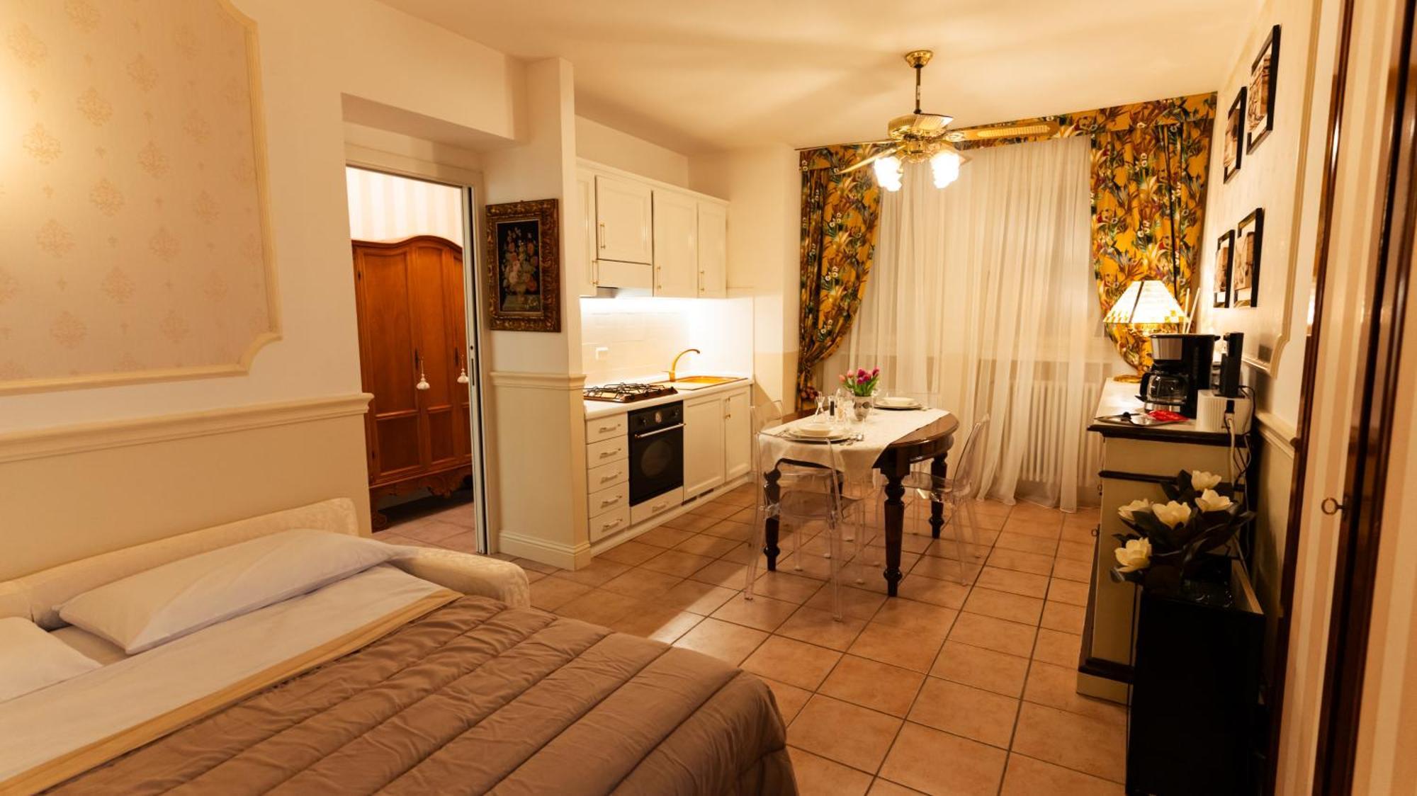 New Cozy Apartment - City Centre Lecco Eksteriør bilde