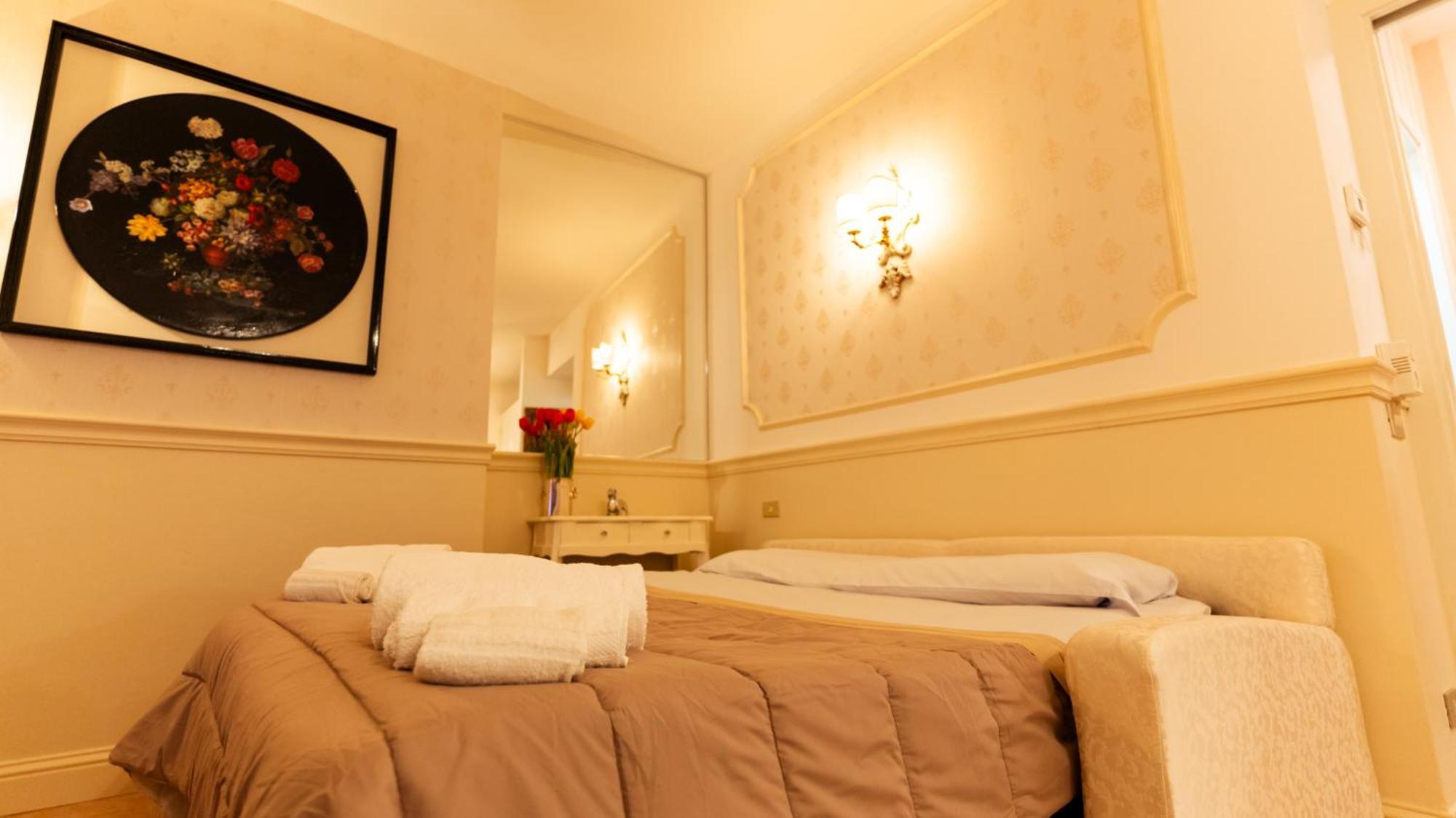 New Cozy Apartment - City Centre Lecco Eksteriør bilde